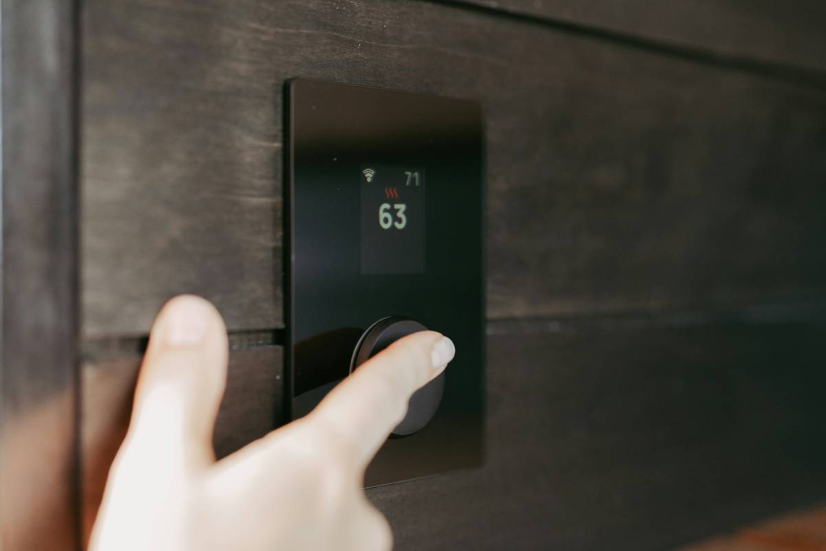 smart home lighting control system wiring diagram showing zones and hub integration