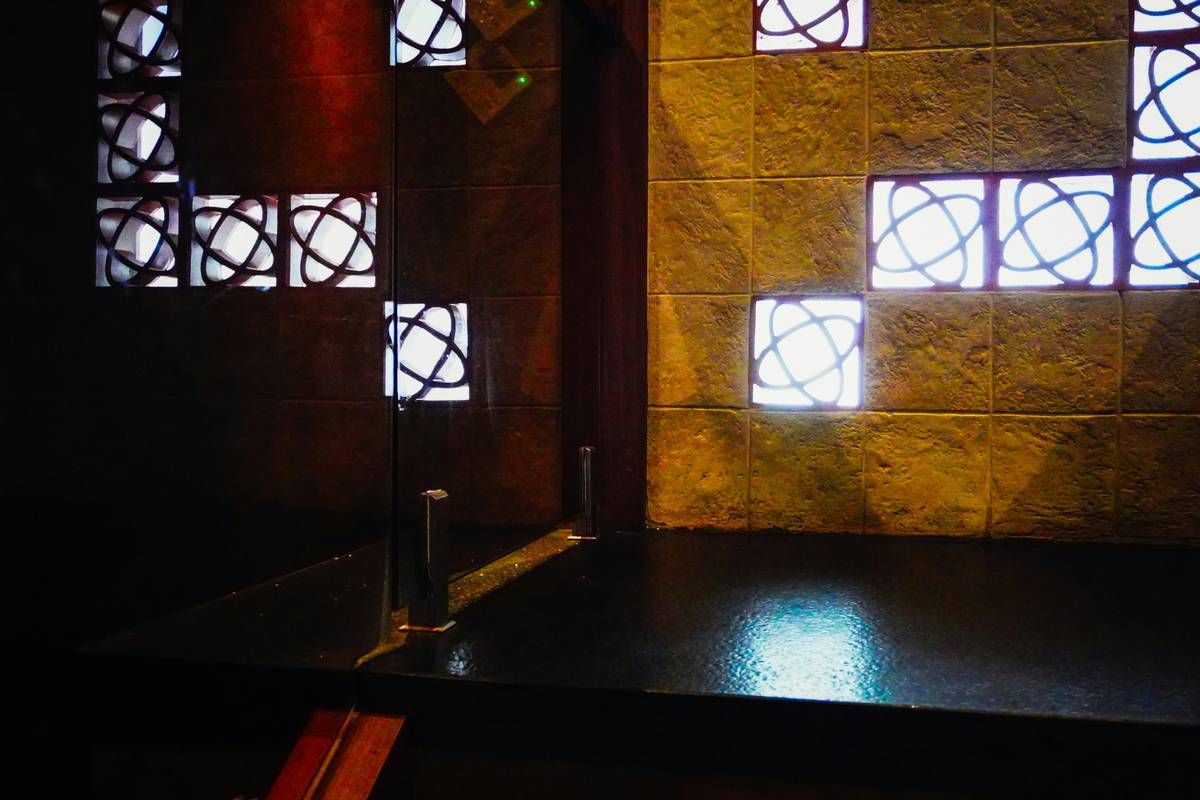 Innovative Digital Signage Benefits: How Smart Lighting Transforms Home Decor