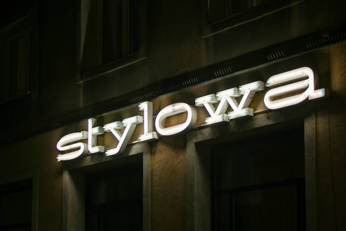 G Digital Signage Hardware: 7 Proven Tips to Avoid Costly Lighting Mistakes